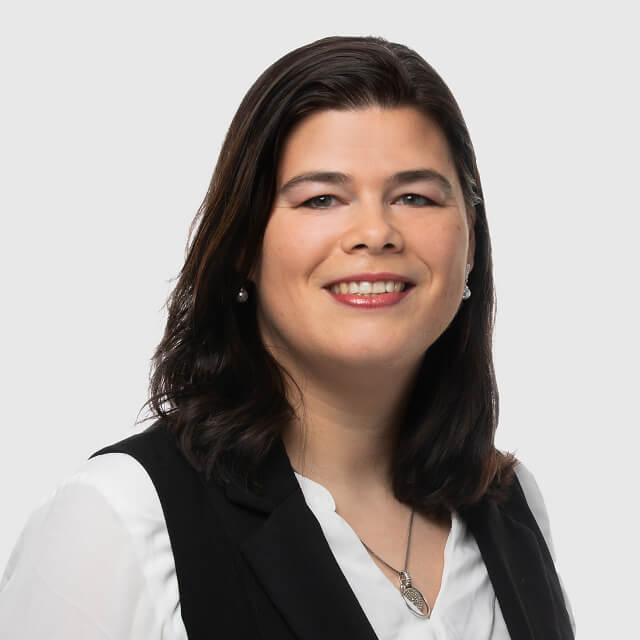 Suter Evelyne 3 (002) Suter Evelyne 3 (002)